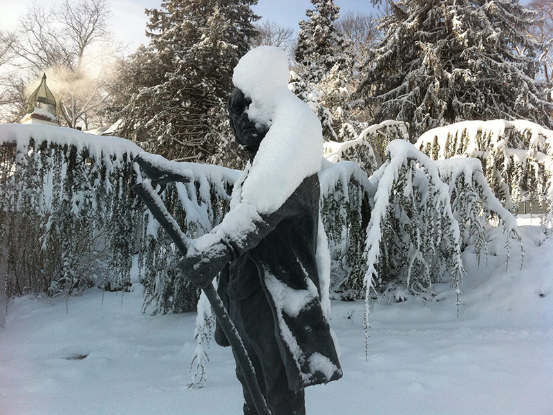 7_Charles-Darvin-in-snow_4Feb2014